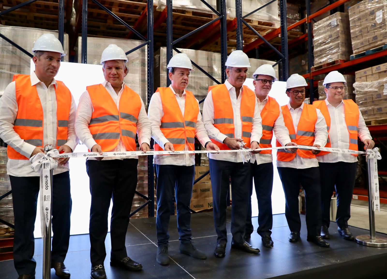 Abinader inaugura Punto GOB San Cristóbal; beneficiará más de 700 mil personas Abinader inaugura Punto GOB San Cristóbal; beneficiará más de 700 mil personas