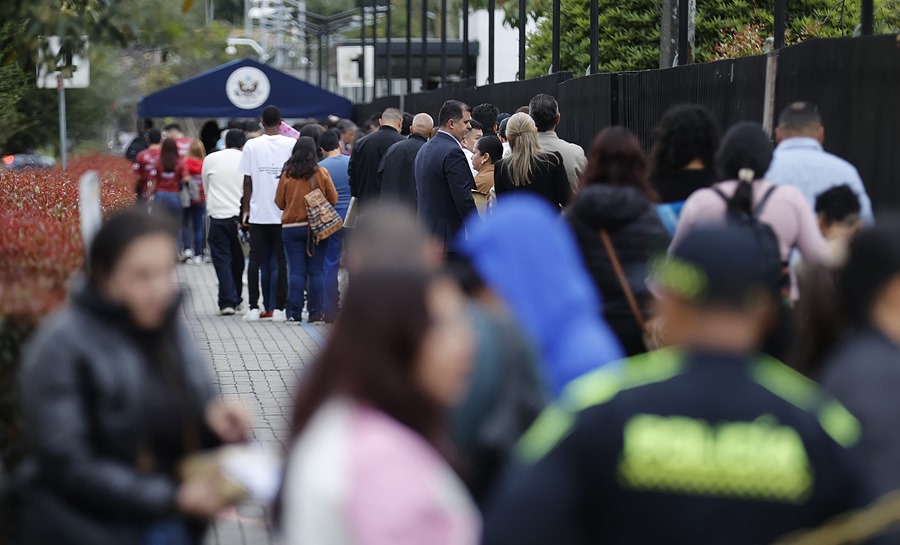 EE.UU. ve firme su compromiso de cooperación con Colombia tras reanudar la atención consular