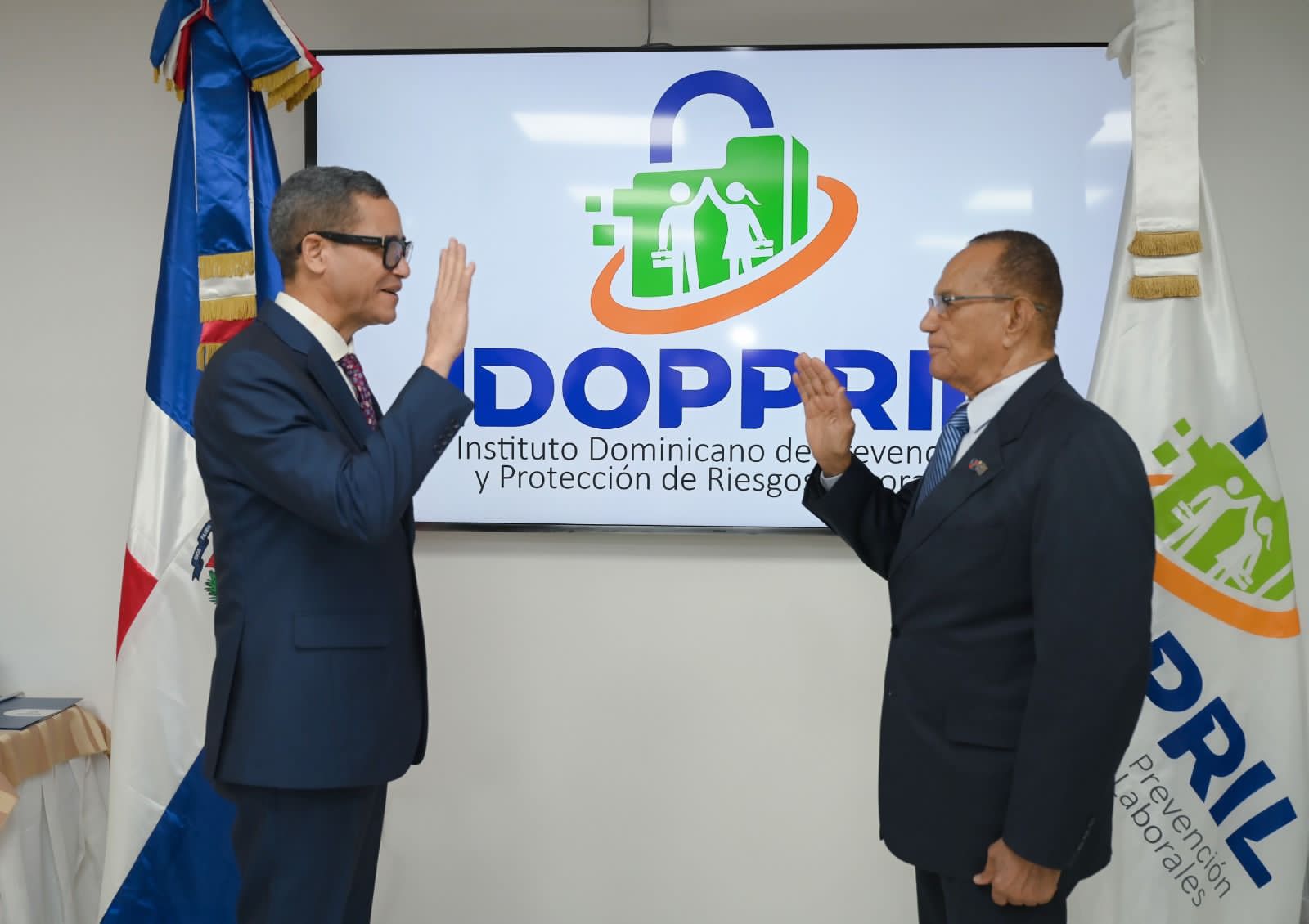 Juramentan ministro de Trabajo como presidente del Consejo Directivo IDOPPRIL Juramentan ministro de Trabajo como presidente del Consejo Directivo IDOPPRIL