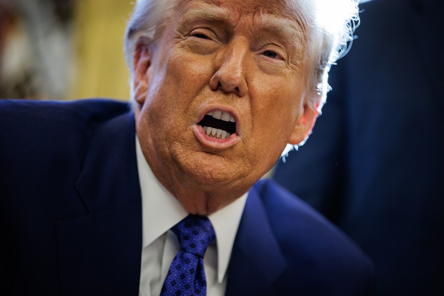 Trump firma una orden para cortar los fondos a las escuelas que obliguen a vacunarse contra la covid