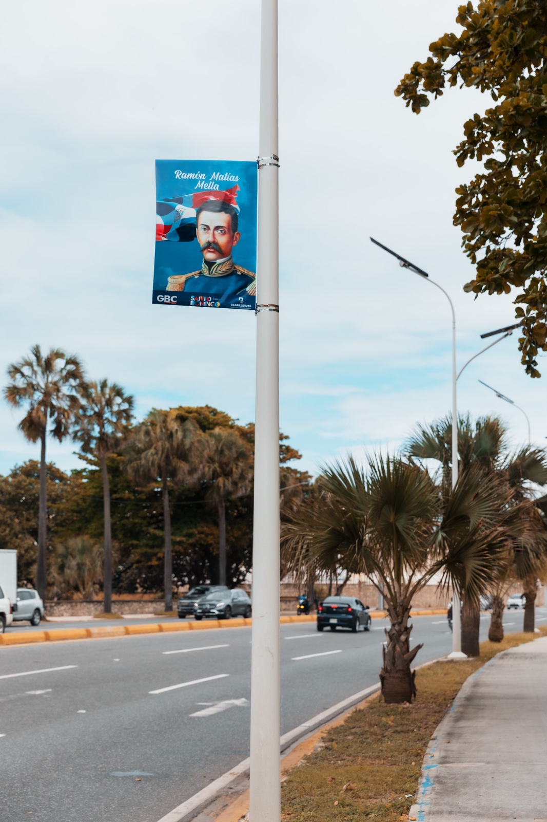 Alcaldía DN honra a la patria con imágenes de héroes en el Malecón SD