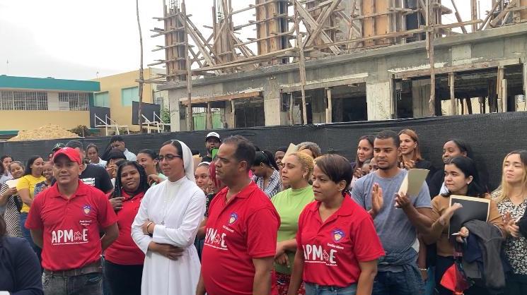 Demandan terminación de pabellón de secundaria en Escuela Parroquial Cristo Rey