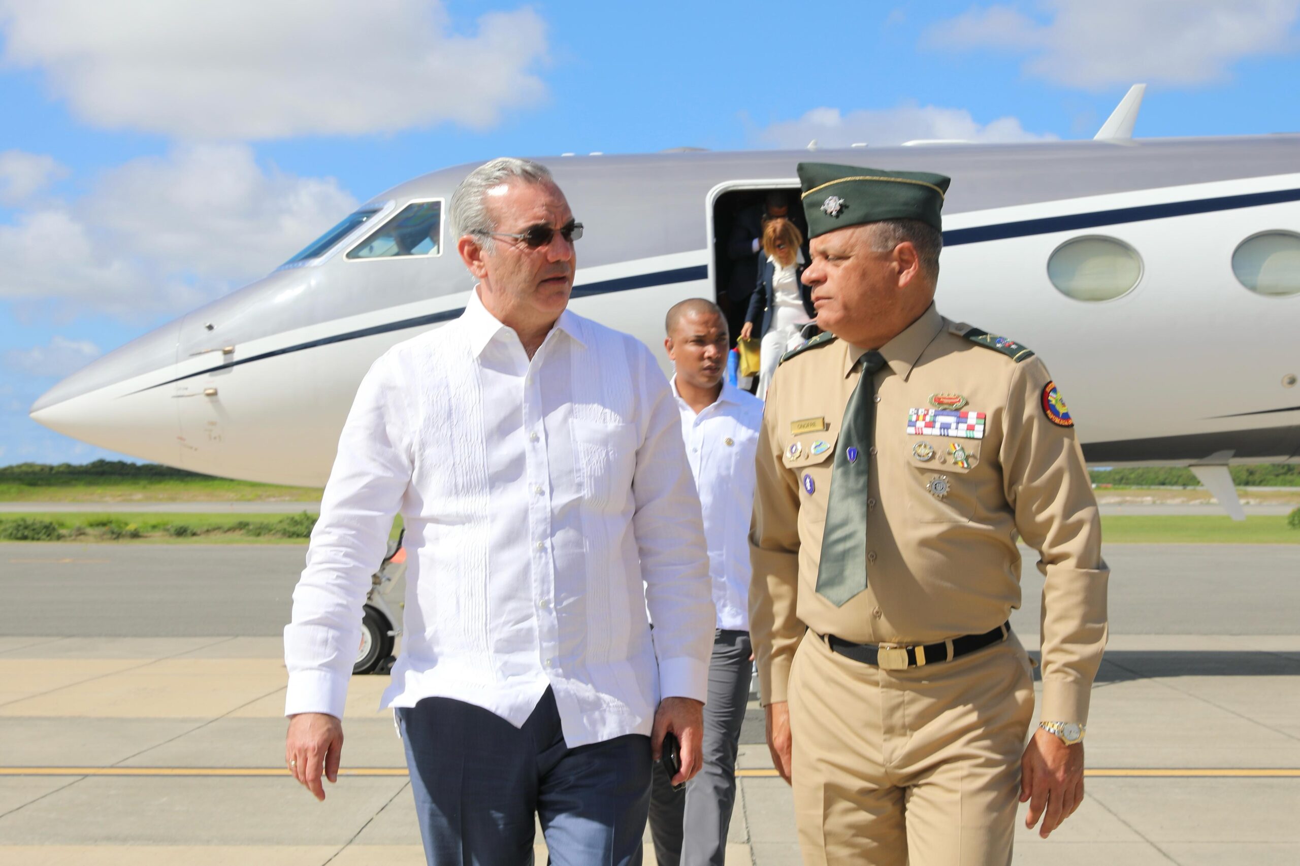 Abinader llega al país tras participar en la Cumbre Ejecutiva de la AAFA