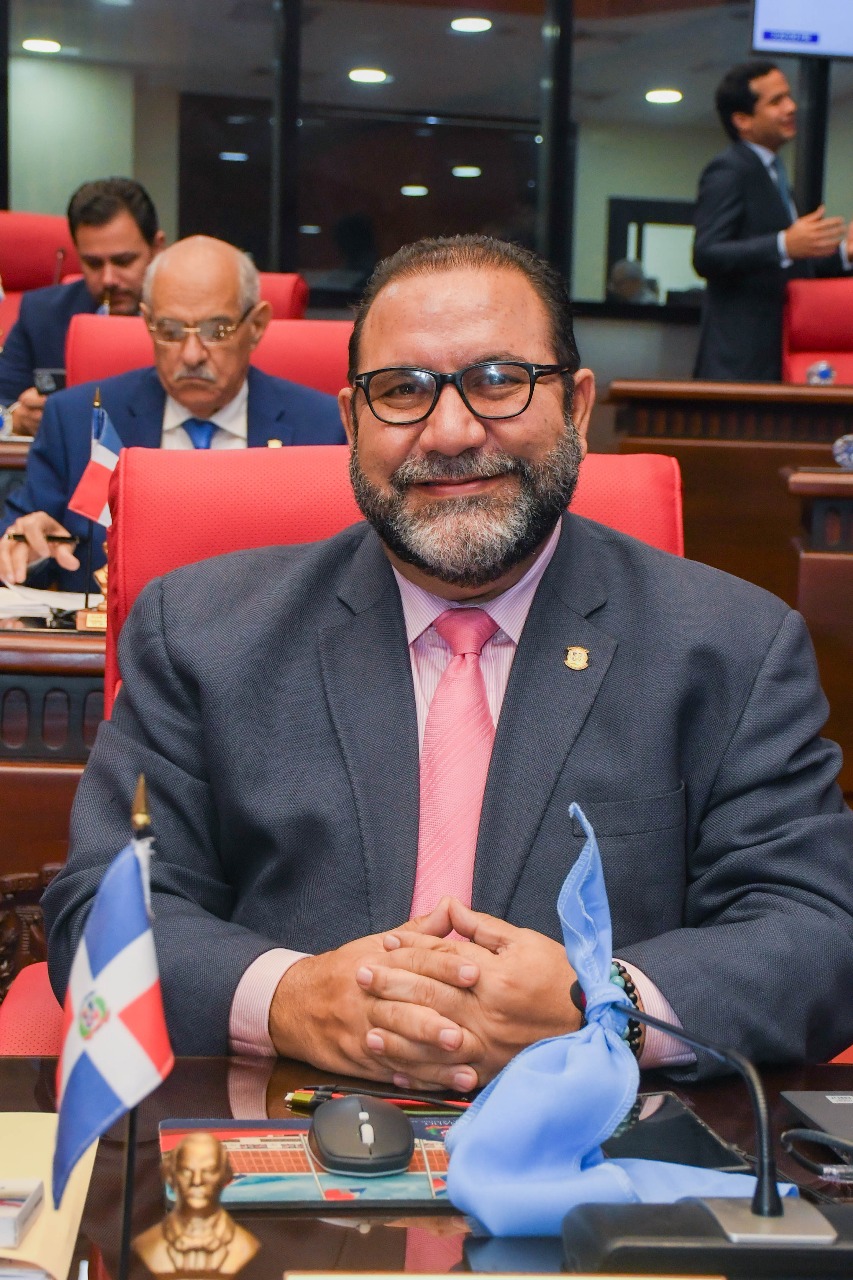 Senador Rogelio Genao insta aprobar Código Penal y convertir a Loma Miranda en Parque Nacional Senador Rogelio Genao insta aprobar Código Penal y convertir a Loma Miranda en Parque Nacional