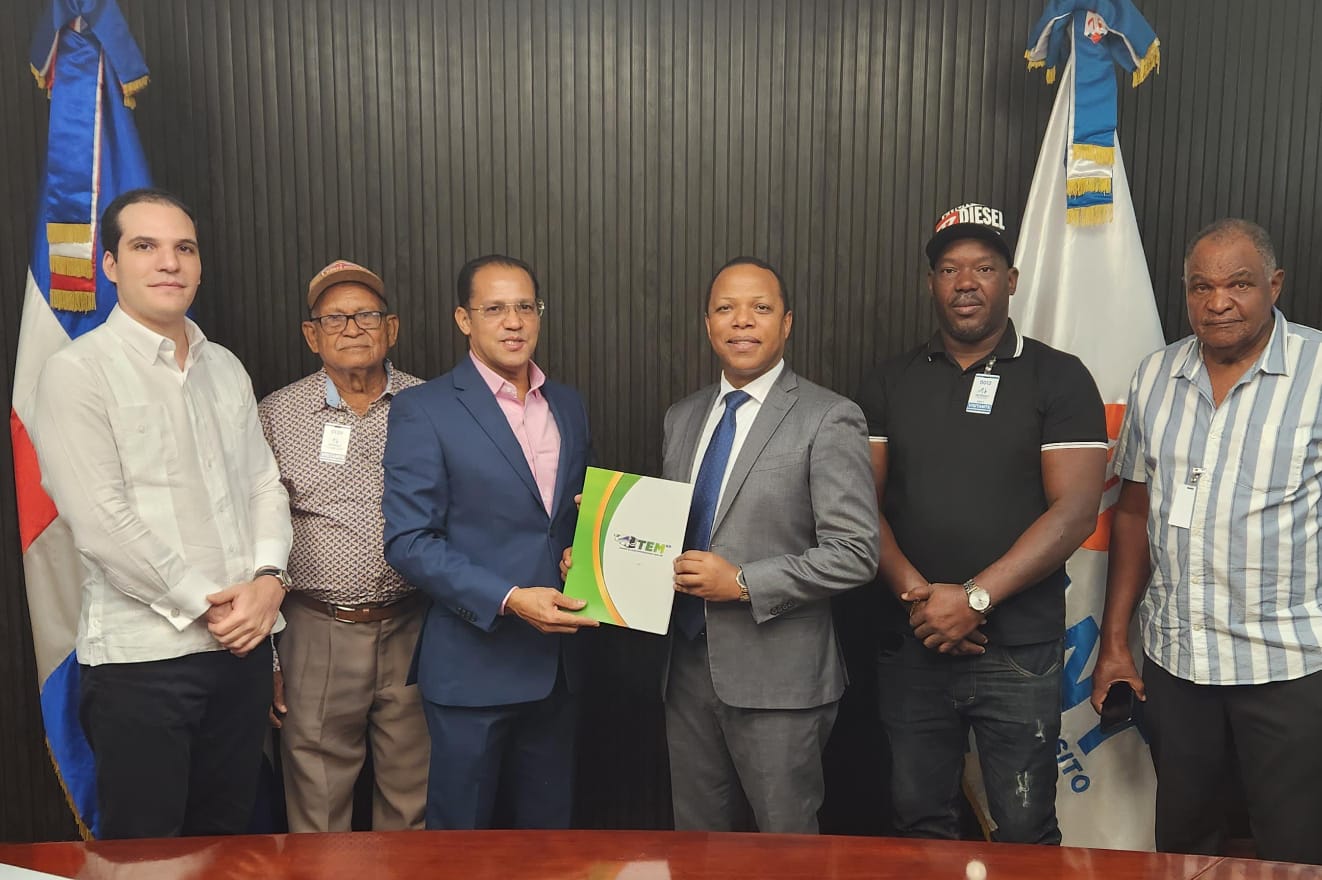 Fenacho entrega a Intrant proyecto sobre electromovilidad para inserción de autobuses eléctricos