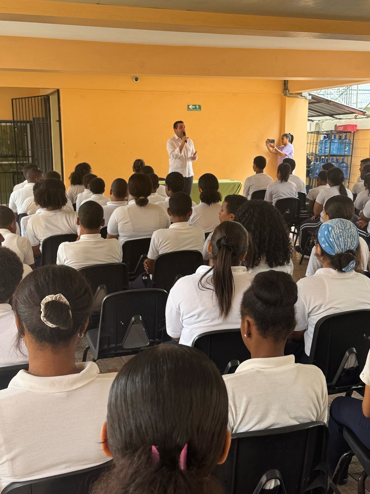 Diputado Charlie Mariotti Jr. visita centros educativos para acercar la Cámara de Diputados a la comunidad