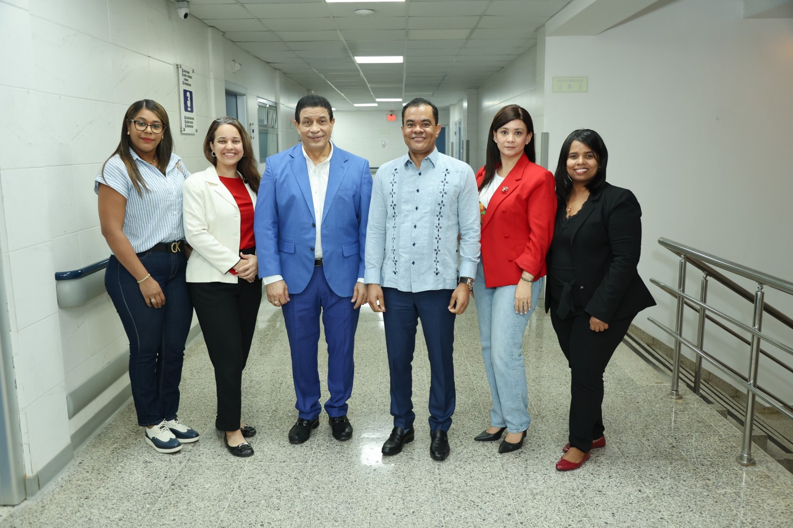 Director de la DIDA visita centro médico UCE y evalúa servicios a los usuarios