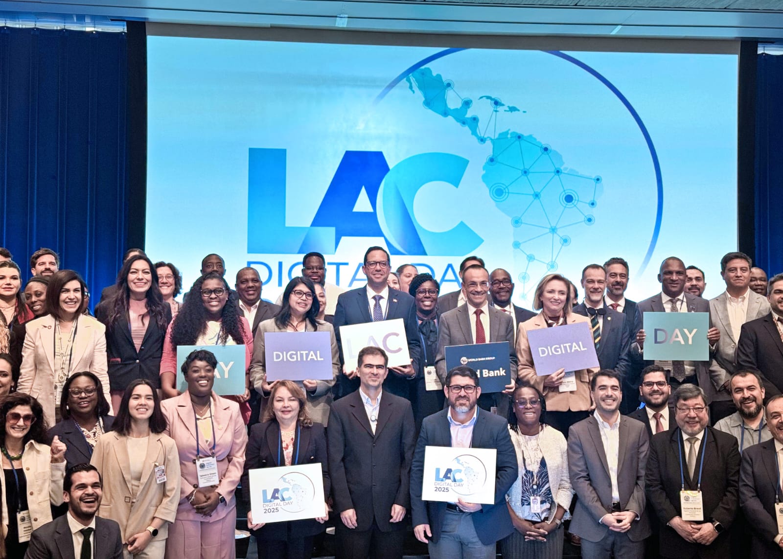 Ministro de Administración Pública destaca en Cumbre Digital Global avances del país en transformación del Estado