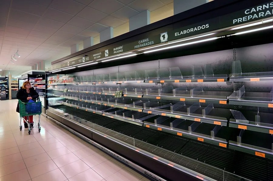 Comisión Europea pedirá hogares de la UE tener reservas de agua, medicamentos, baterías y alimentos ante crisis