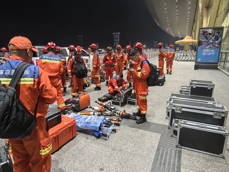 Al menos 1.644 muertos ymás de tres mil heridos en terremoto en Birmania
