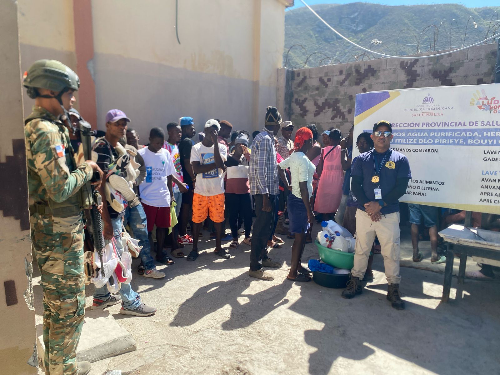 DGM repatria 322 haitianos indocumentados detenidos en operativos en la región fronteriza DGM repatria 322 haitianos indocumentados detenidos en operativos en la región fronteriza
