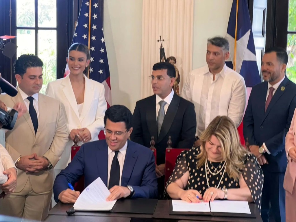 RD y Puerto Rico firman acuerdo de turismo multidestino
