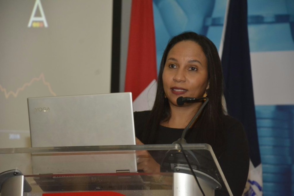 Jacqueline Mora asegura sector turismo tendrá una “tasa de crecimiento interesante” en los próximos 15 años