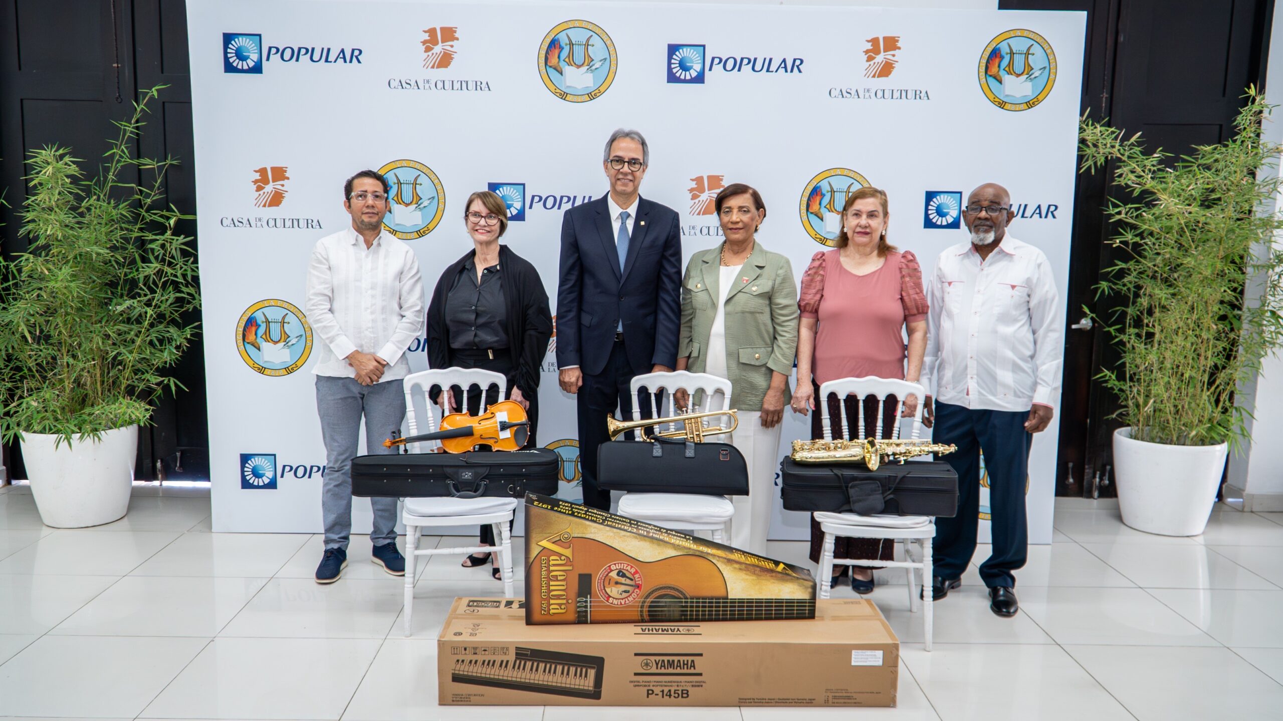 Banco Popular dona 130 instrumentos musicales para jóvenes de La Vega Banco Popular dona 130 instrumentos musicales para jóvenes de La Vega