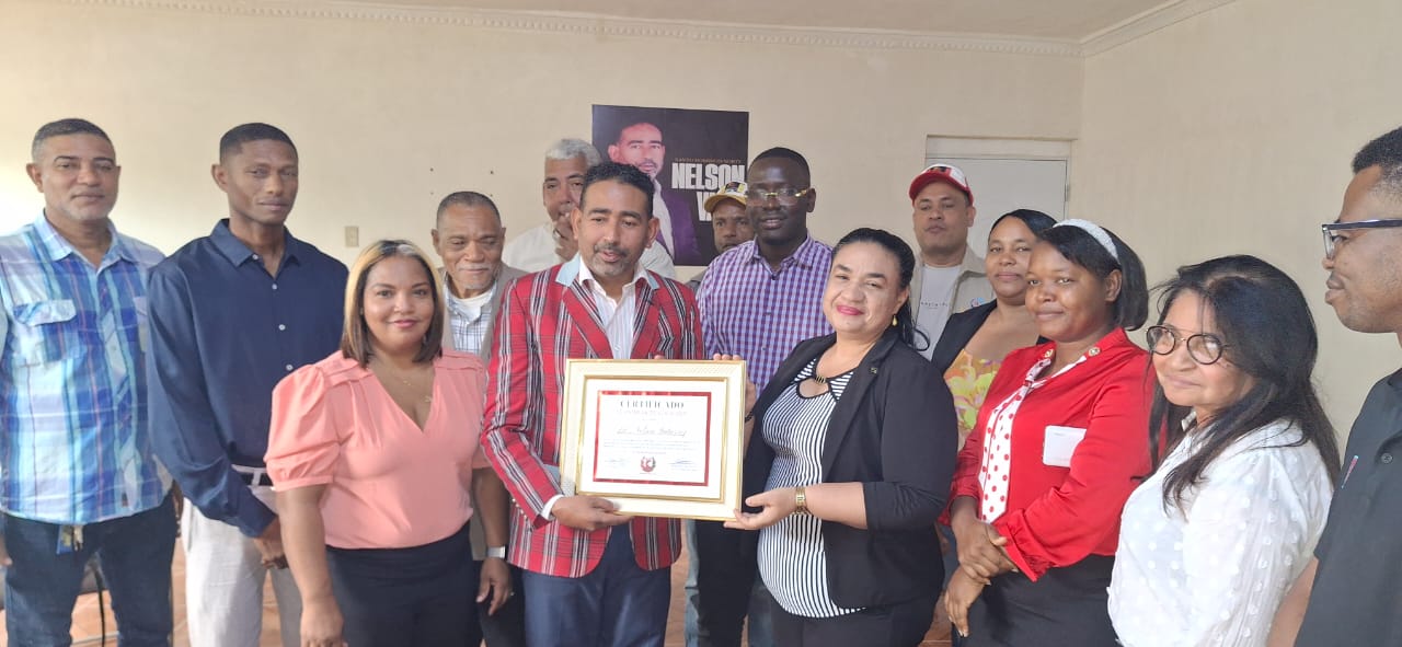 Nelson Gutiérrez recibe la llave de Santo Domingo Norte en reconocimiento a sus aportes a la ciudad