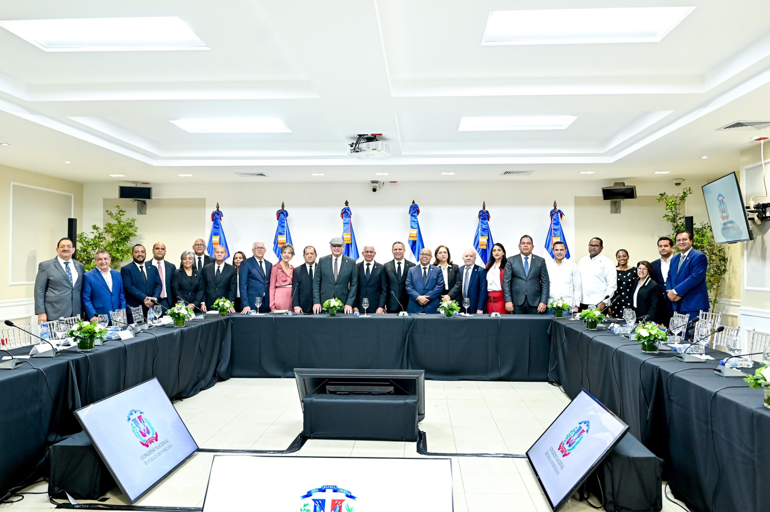 Henry Molina presenta logros del Poder Judicial 2019-2024 ante el Congreso Nacional Henry Molina presenta logros del Poder Judicial 2019-2024 ante el Congreso Nacional