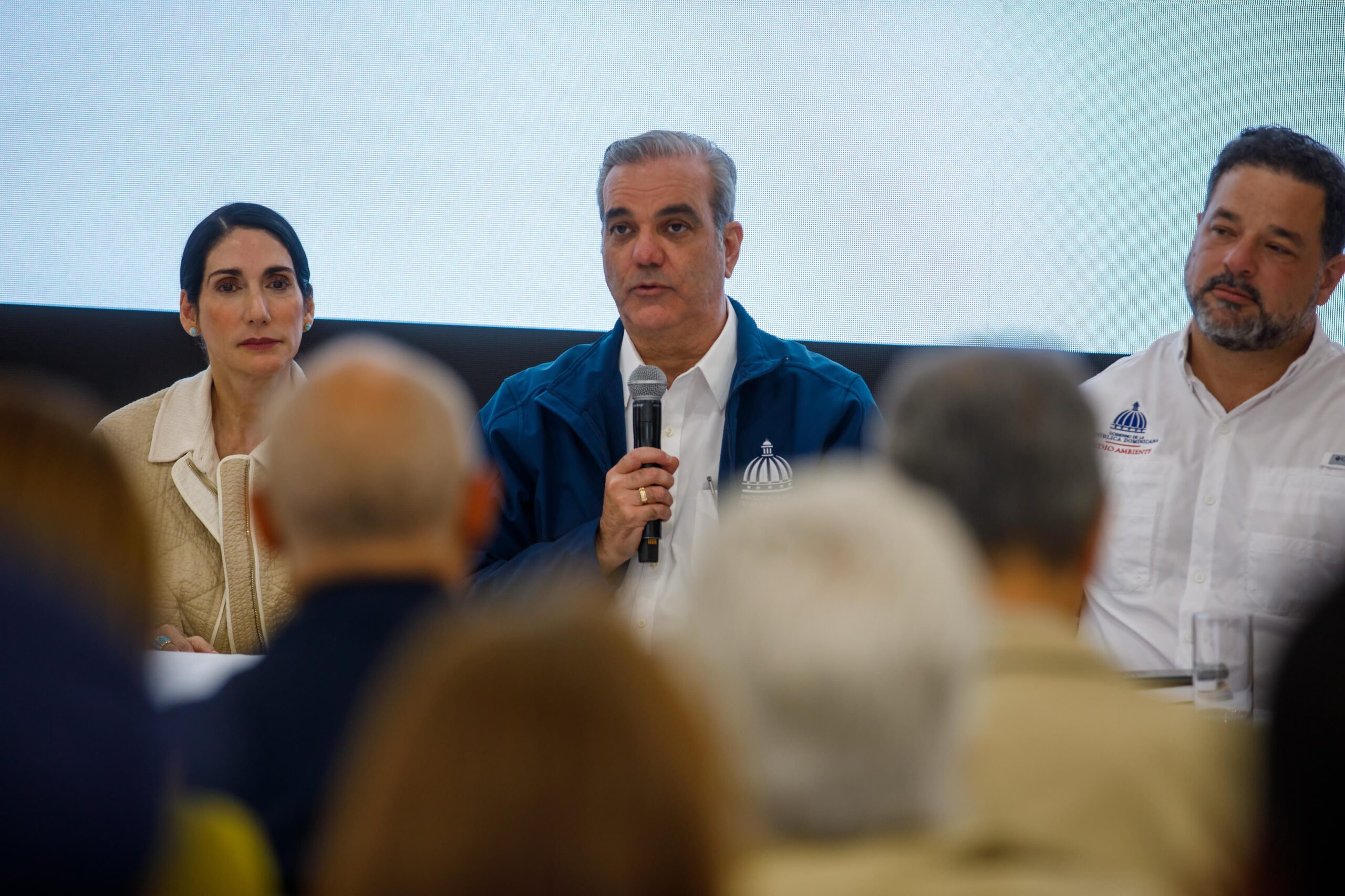 Presidente Abinader encabeza reunión para preservar recursos hídricos, bosques y biodiversidad en cuenca río Yaque del Norte