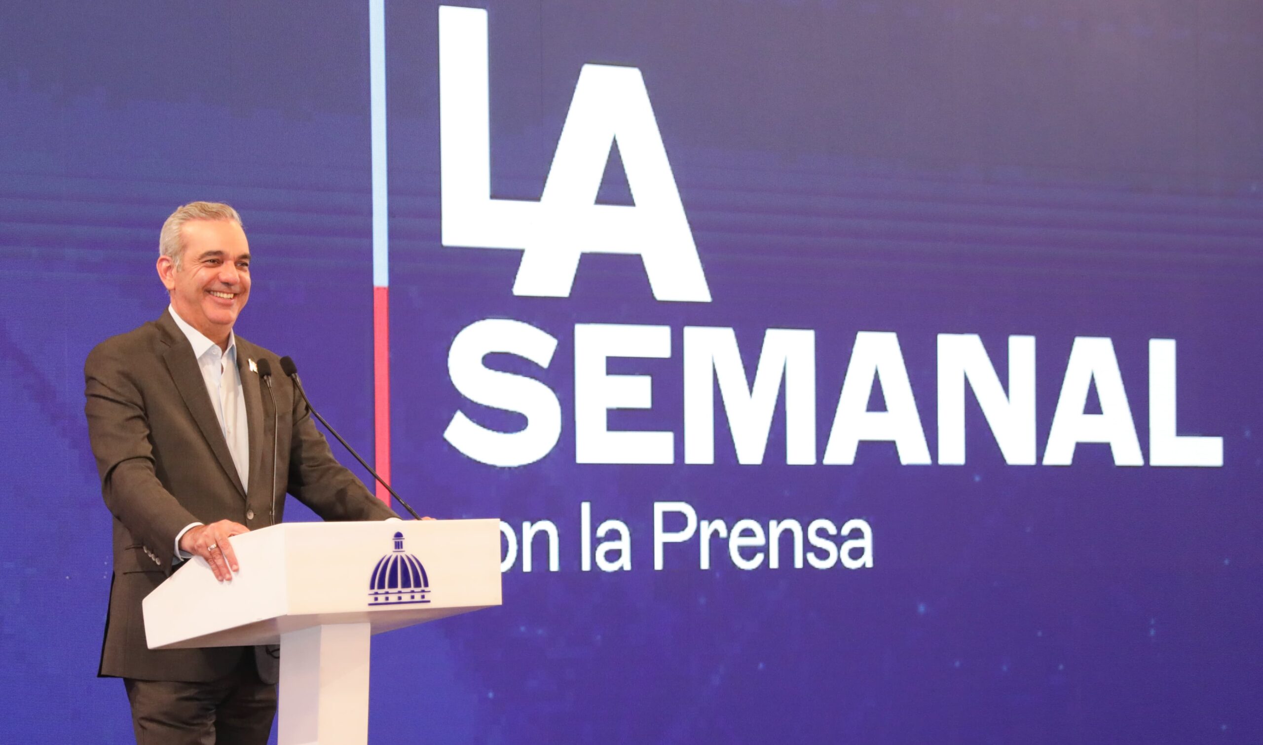 Abinader propondrá aumentos de 30% y 25% al salario mínimo en sectores Turismo y Zona Franca