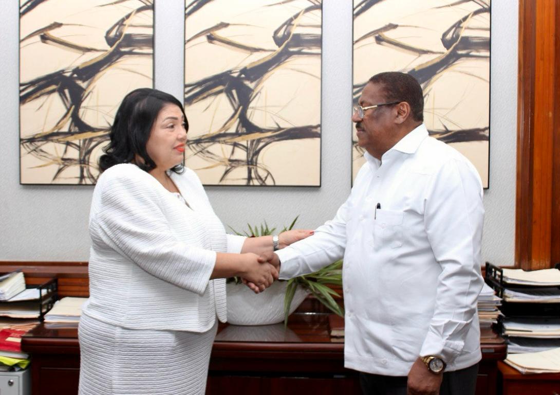 Titular del SRSM juramenta nueva directora en Hospital Ciudad Juan Bosch