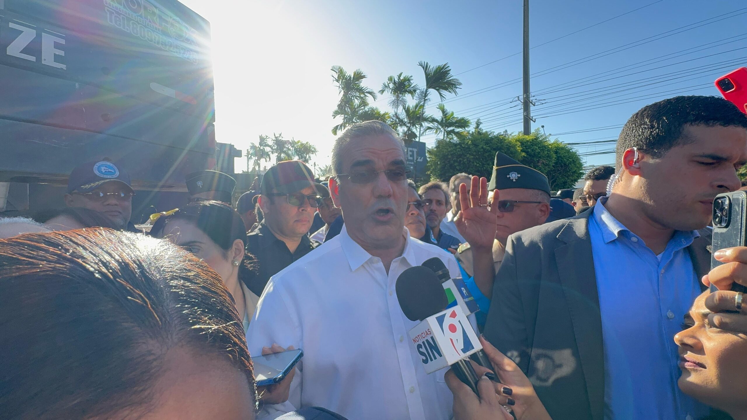 Abinader dice todos los recursos e instituciones de emergencia están a disposición para salvar vidas en tragedia de Jet Set