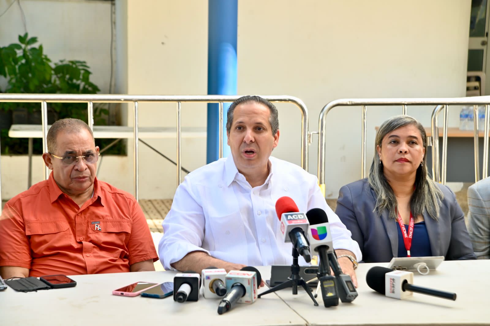 Concluyen autopsias y entregan 225 cuerpos a sus familiares tras colapso del Jet Set