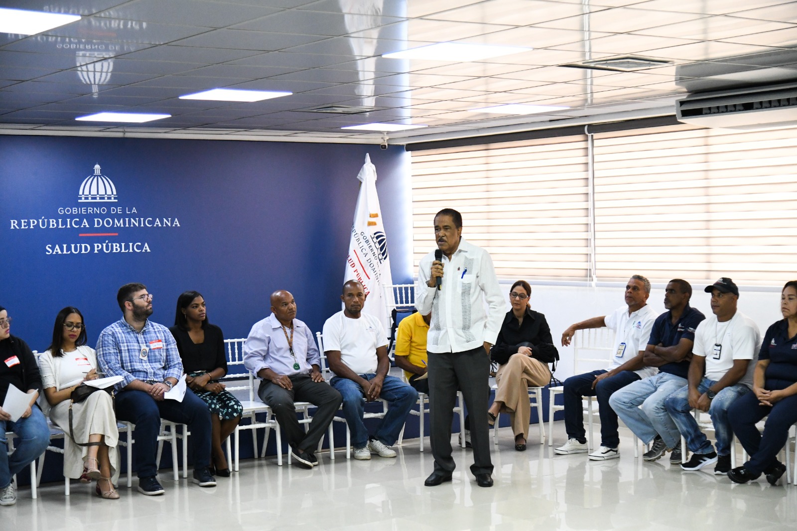 Ministerio de Salud realiza encuentro de intervención psicológica a personal que respondió a la tragedia en el Jet Set
