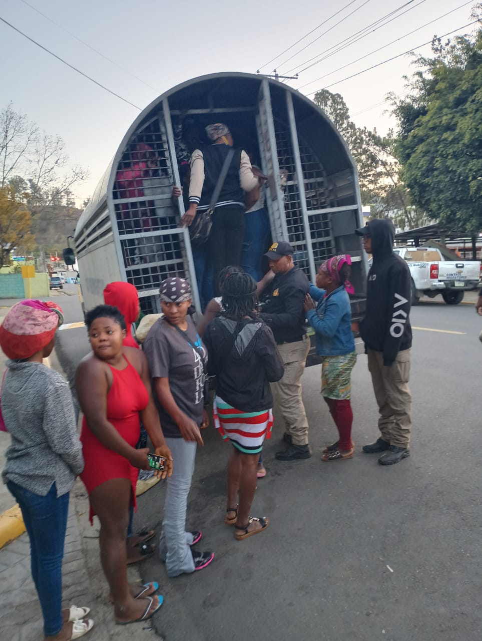 Detienen 1,234 ilegales y repatrian otros 1,213 haitianos indocumentados