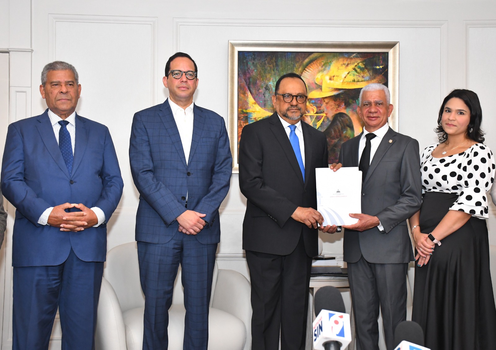 Senado recibe proyecto que fusiona  ministerios de Economía con Hacienda