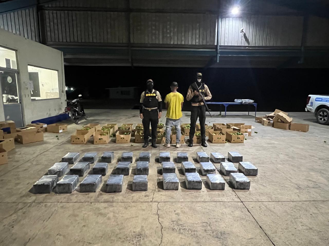 Arrestan hombre llegó deportado de EEUU vinculado al decomiso de 201 paquetes de presunta cocaína