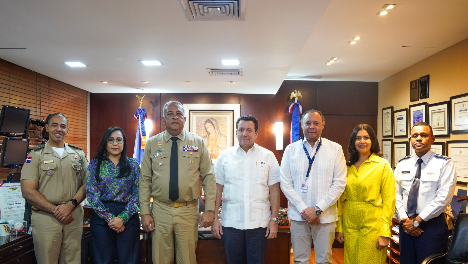 DGM y Unicaribe consolidan alianza para fortalecer formación de agentes interdicción migratoria