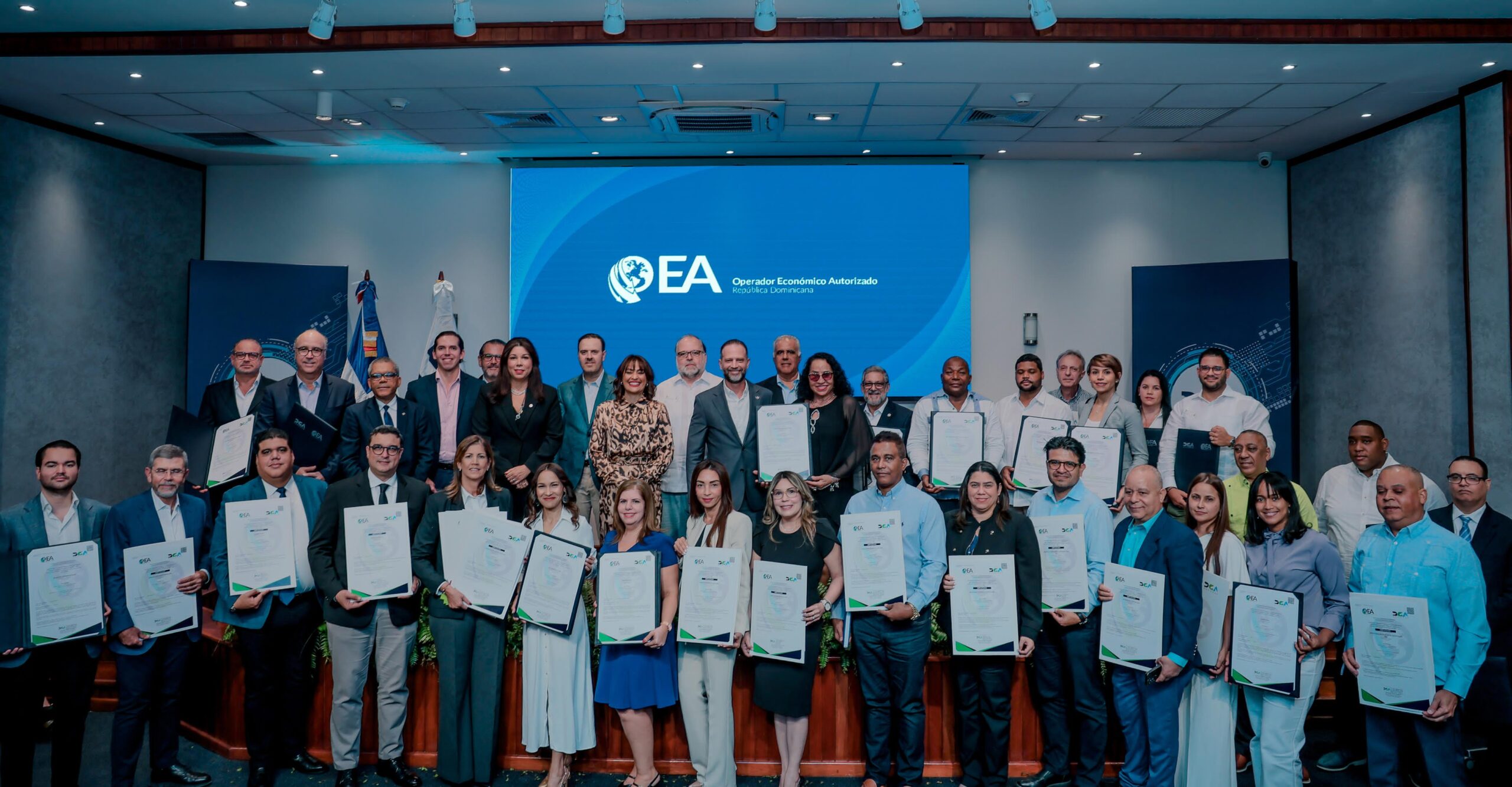 Aduanas certifica 15 empresas más como OEA para que eficienticen sus operaciones comerciales