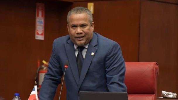 Senador Héctor Acosta llama funcionarios PRM hacer pausa en aspiraciones y enfocarse en trabajar a favor de la gente