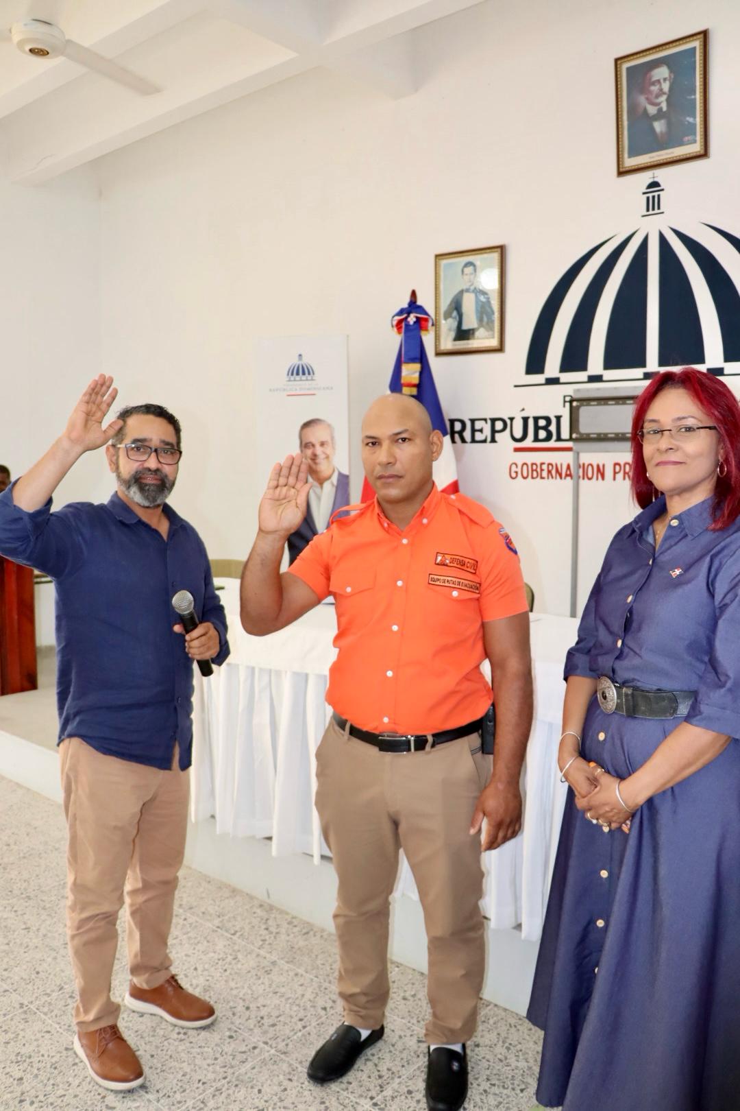 Defensa Civil juramenta a Ramón Liriano Núñez como nuevo director provincial en Samaná