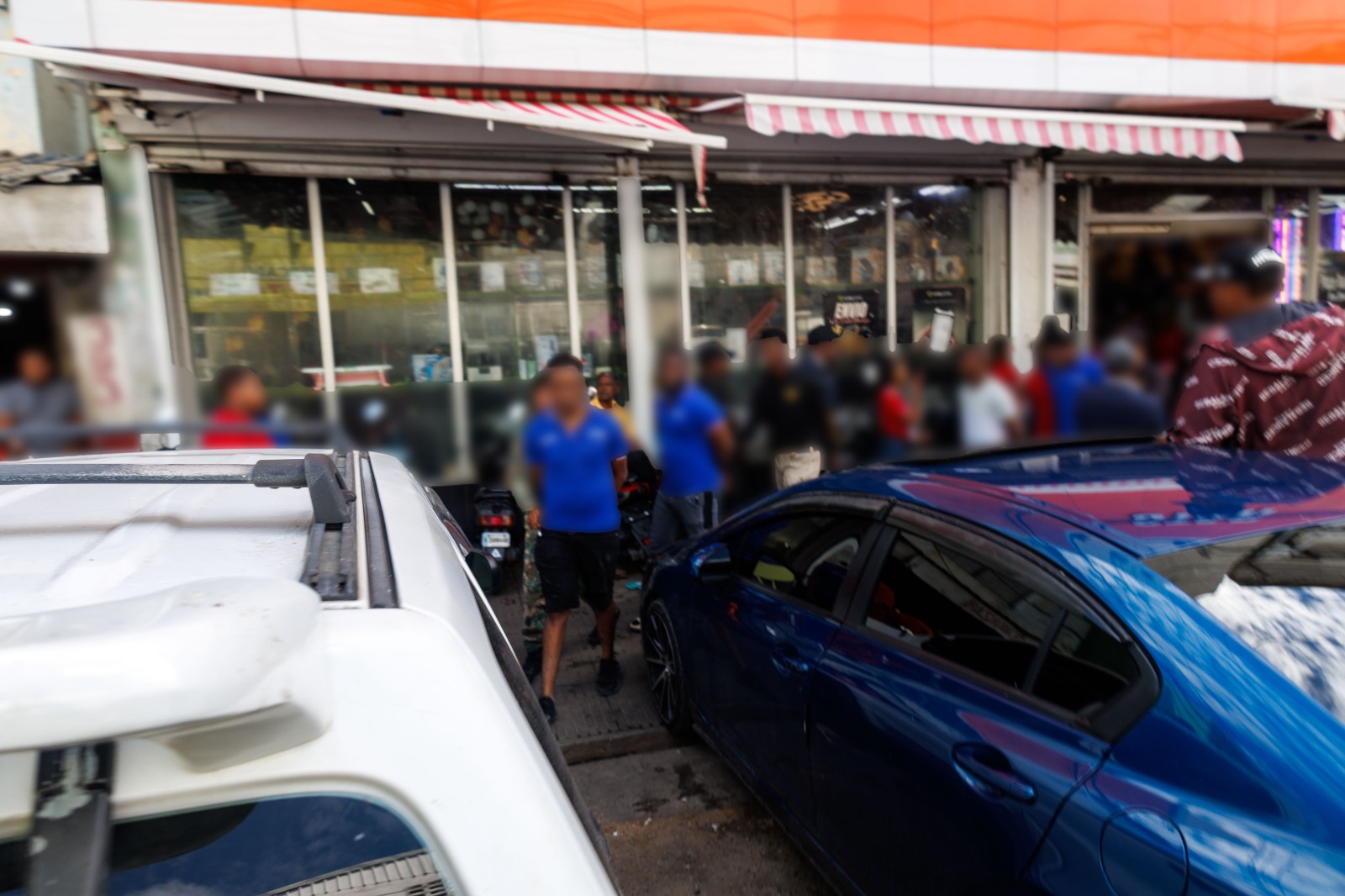 DGM realiza operativos en comercios y detiene a 92 extranjeros ilegales