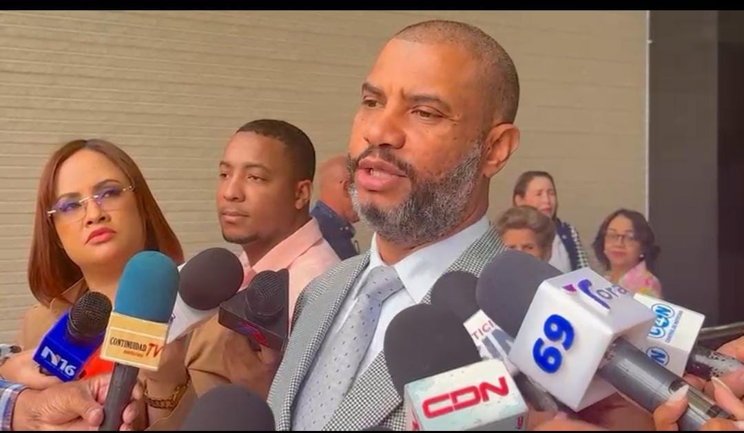 Diputado Juan Bolívar Cuevas deposita proyecto que declara a Neiba, capital de la Uva