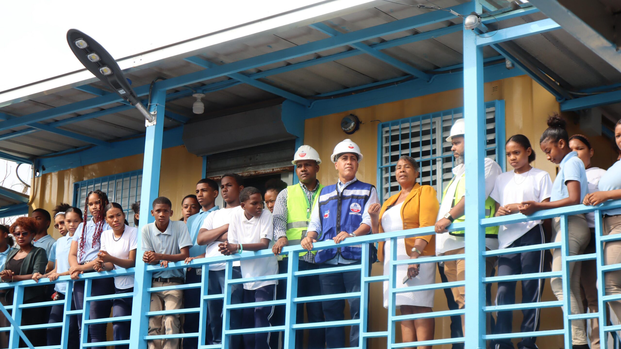 Dirección de Infraestructura Escolar. realiza mantenimiento en Liceo Roberto Duvergé en Los Alcarrizos