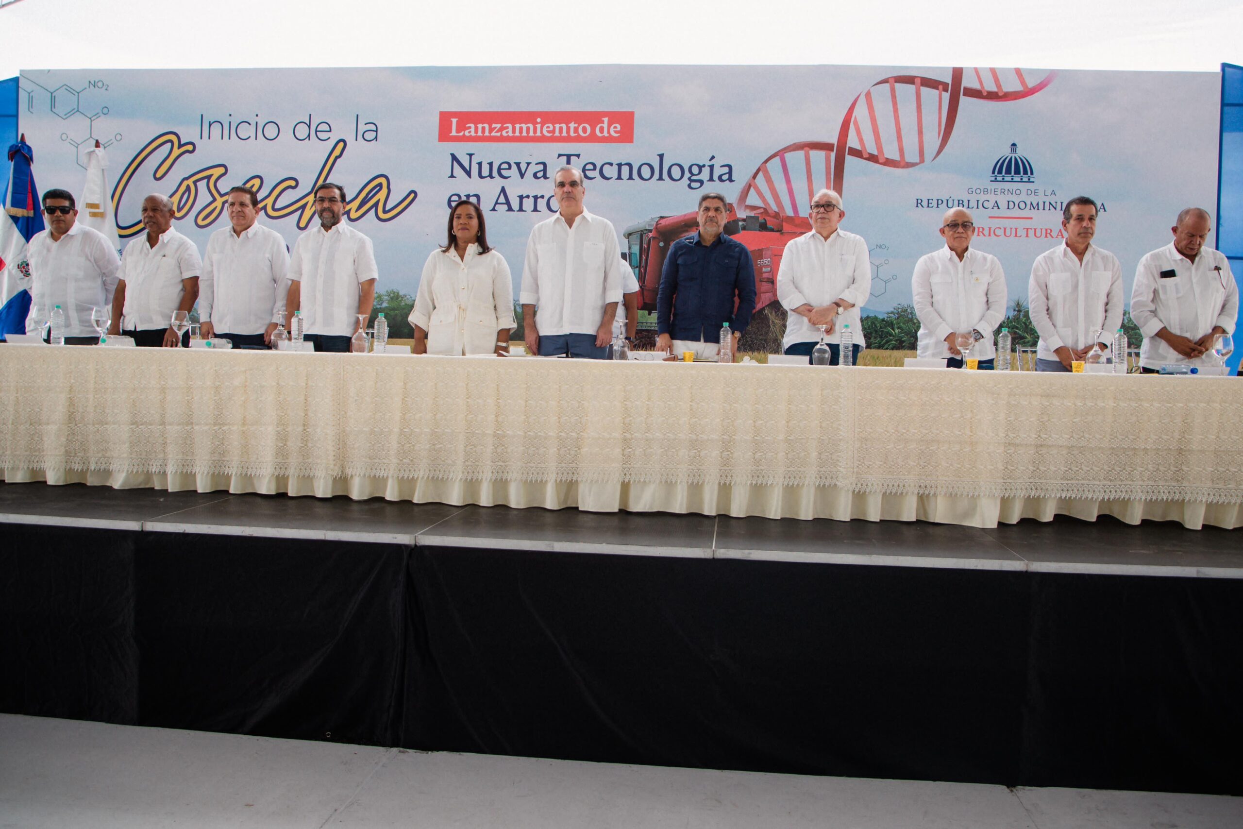 Abinader da inicio a la cosecha de arroz 2025: Producción superará los 15 millones de quintales