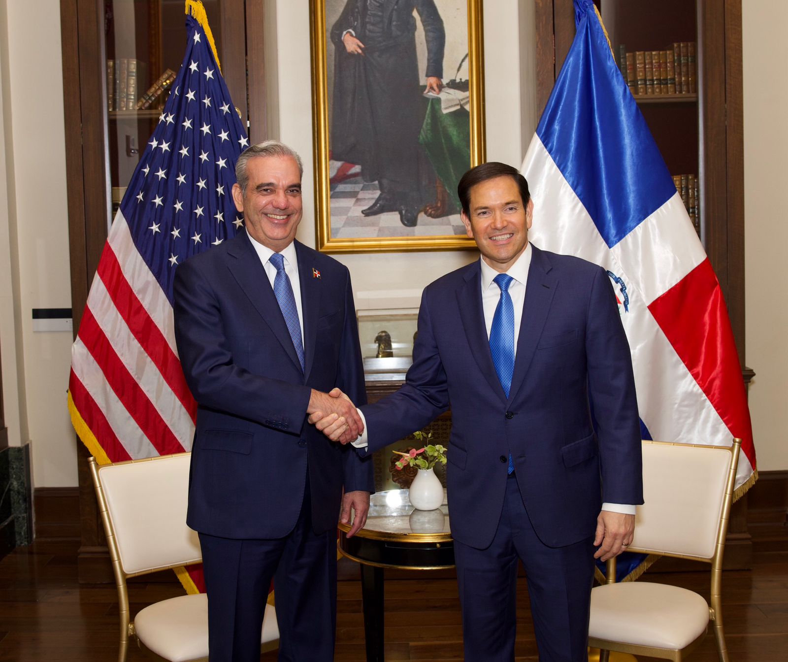 Abinader reitera en conversación con Marco Rubio, urgencia de una mayor intervención internacional para enfrentar crisis haitiana