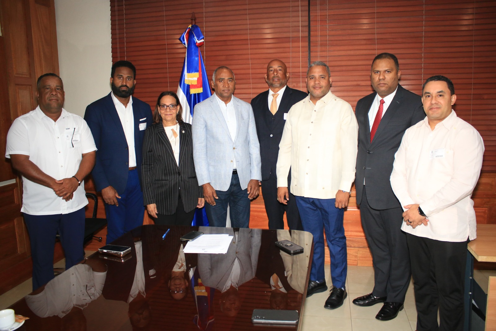 AIBI entrega propuesta de la «Ley Solidaridad para el béisbol»