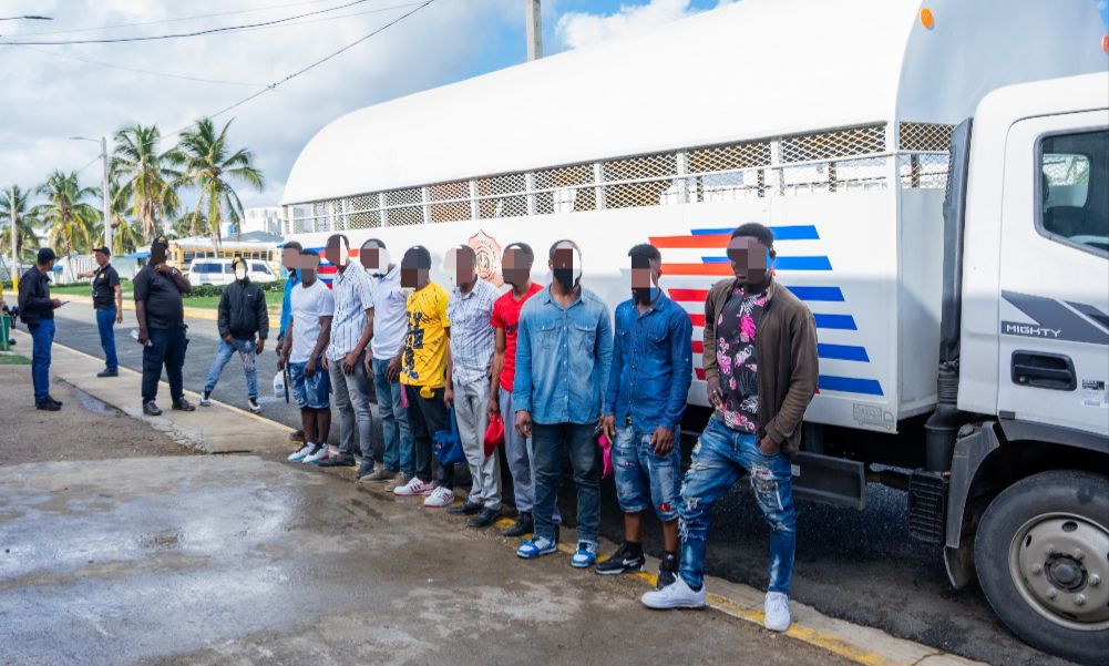 Migración detiene 1,619 haitianos indocumentados y deporta otros 1,091 en operativos