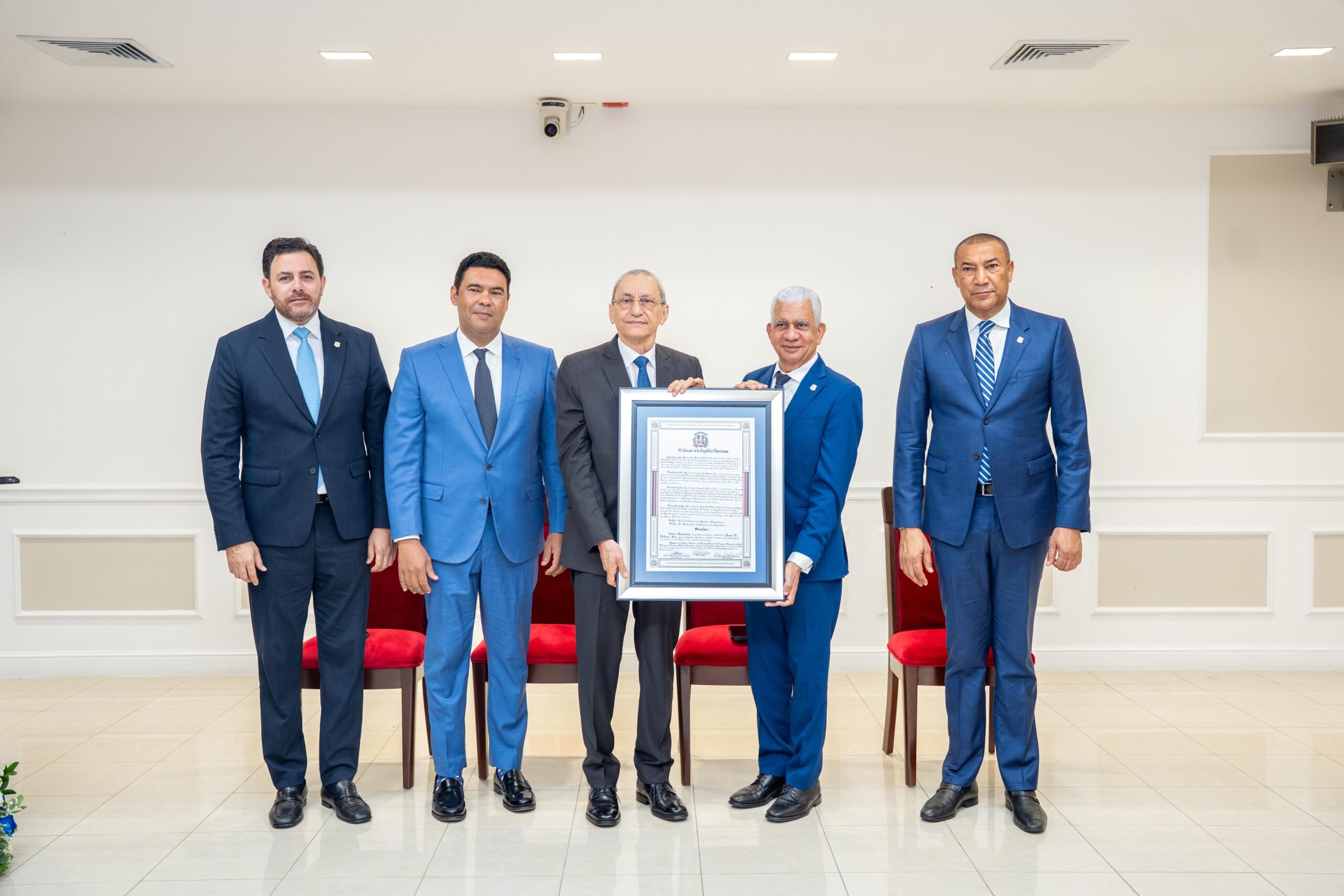Senado reconoce trayectoria del jurista Jorge Subero Isa, expresidente de la Suprema Corte de Justicia