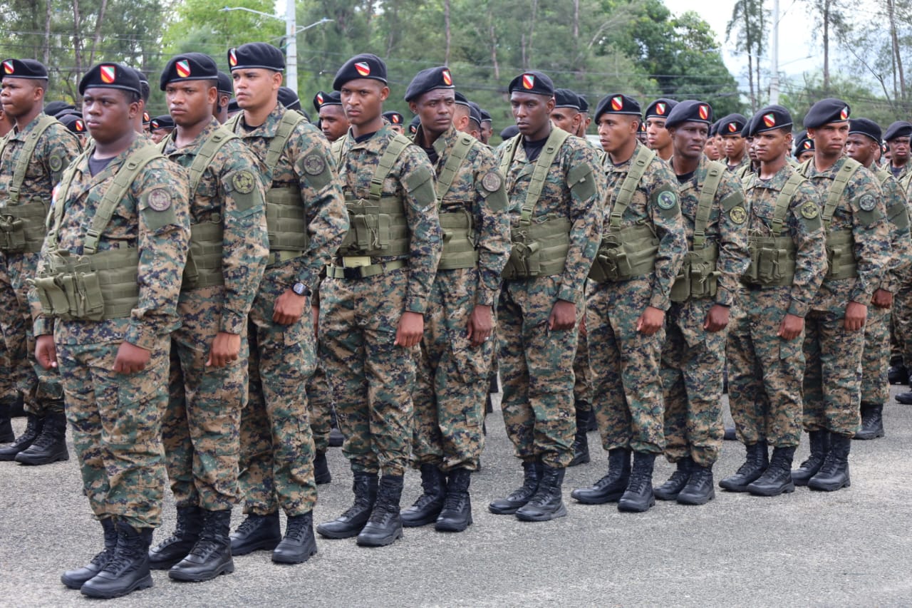Ejército dominicano despliega otros 800 soldados en la frontera para reforzar la seguridad nacional