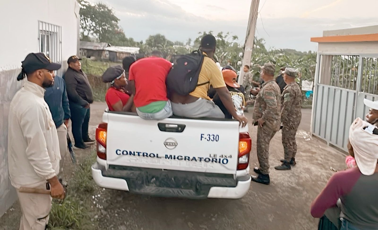 Operativos de interdicción de la DGM dejan 1,295 detenidos y 1,162 deportados