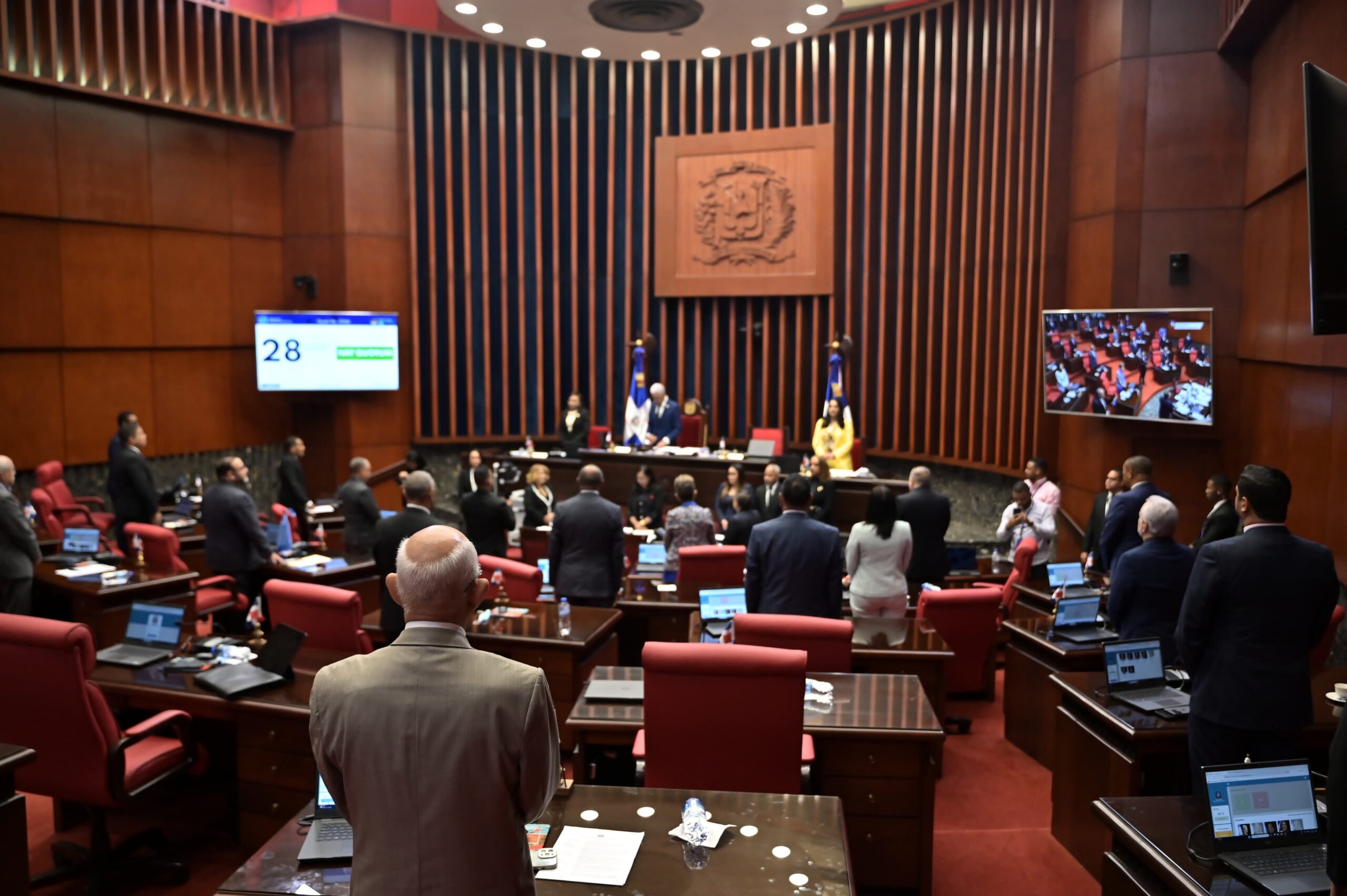 Senado aprueba proyecto de tráfico de migrantes con modificaciones propuestas por Omar Fernández