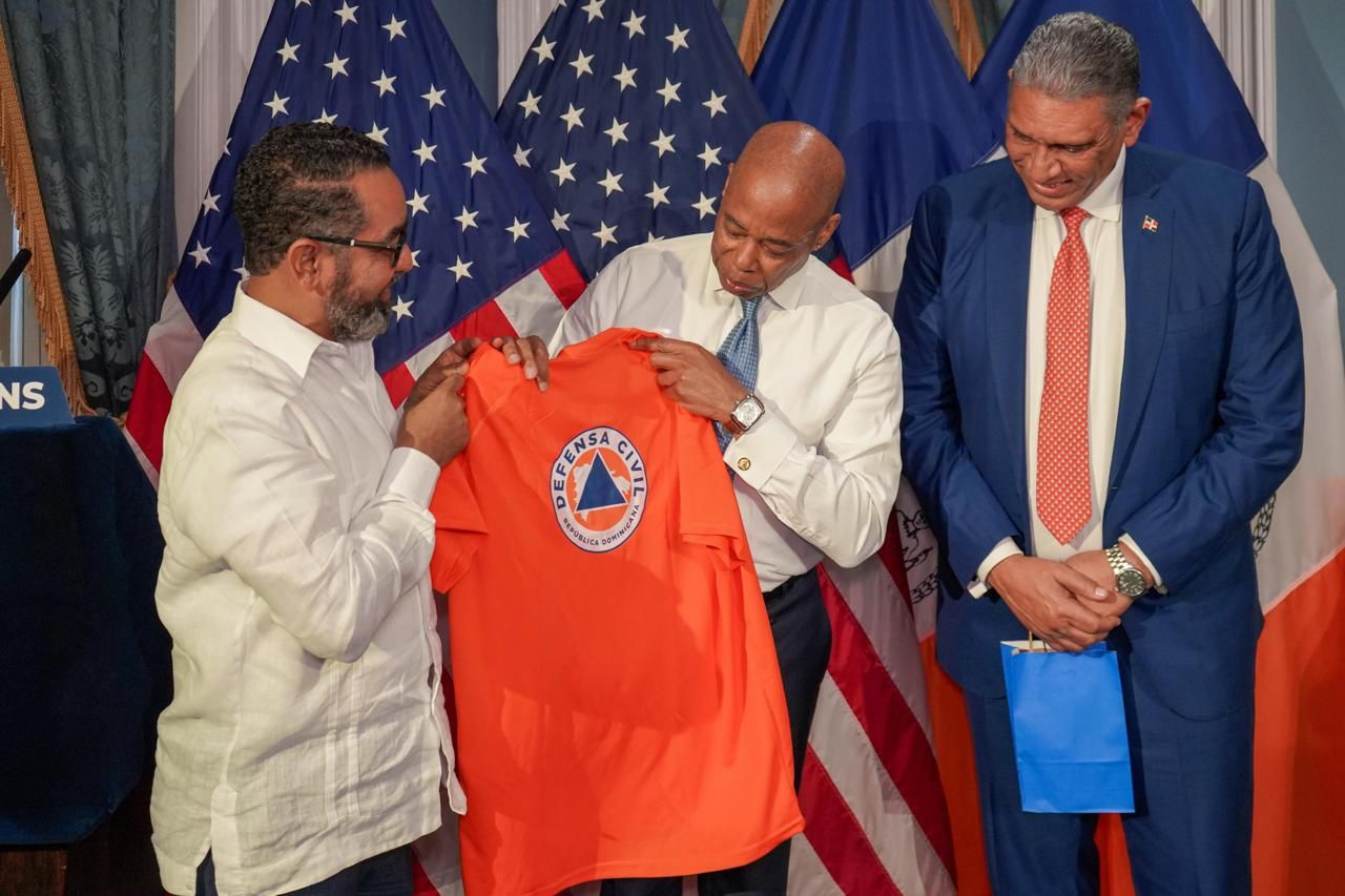 Alcalde Nueva York y director Defensa Civil ultiman detalles para acuerdo de cooperación en gestión de riesgos y catástrofes