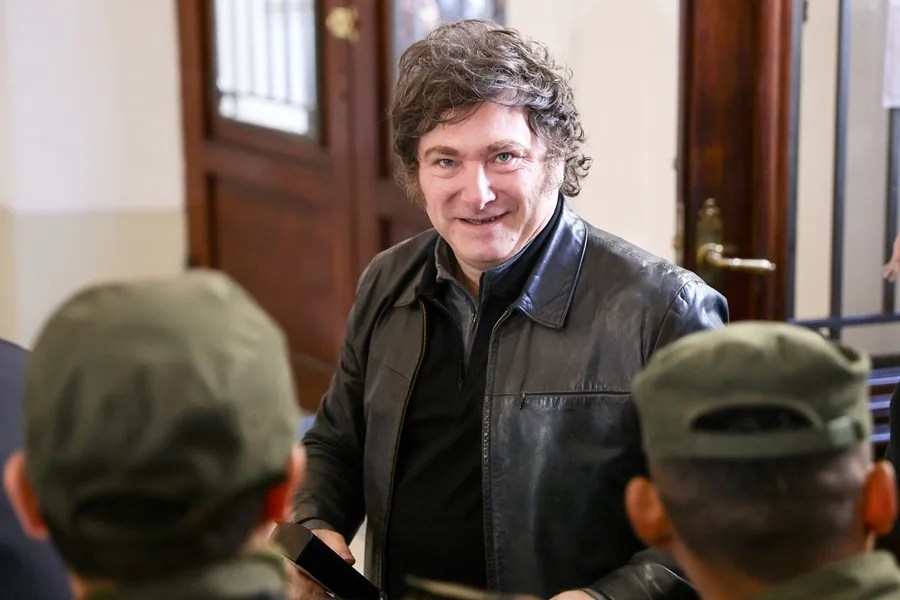 Partido de Milei se impone en los comicios legislativos en Buenos Aires, según primeros resultados