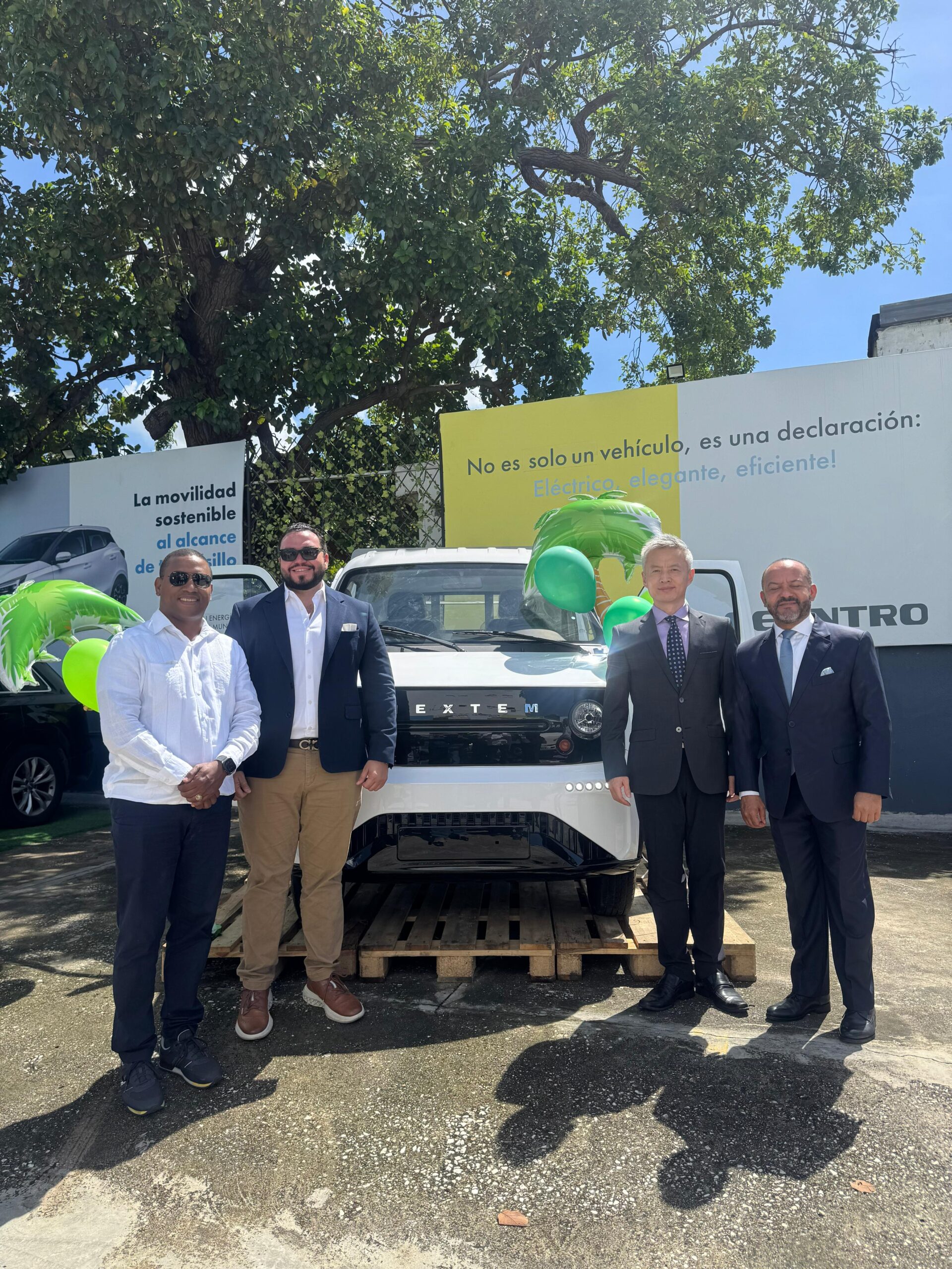 El Cercado hace historia: Recibe su primer camión eléctrico de la mano de Cenntro República Dominicana