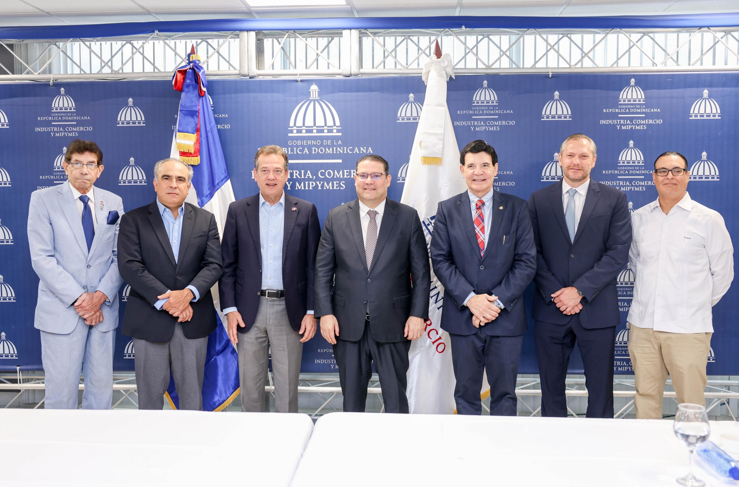 Yayo felicita al sector privado y llama a continuar respaldando desarrollo logístico que impulsa el Gobierno