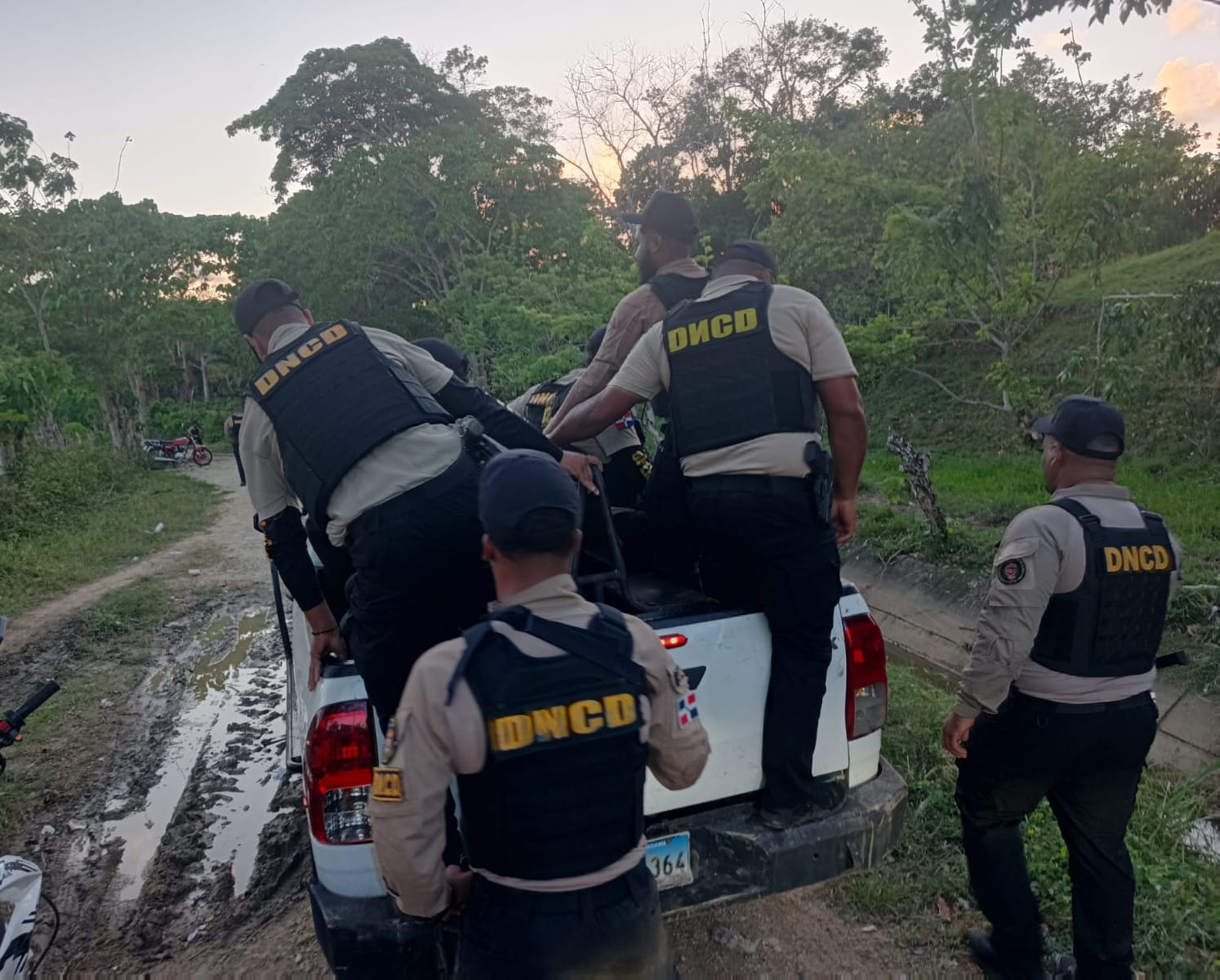 Autoridades realizan allanamientos en Dajabón y Montecristi; apresan 10 personas