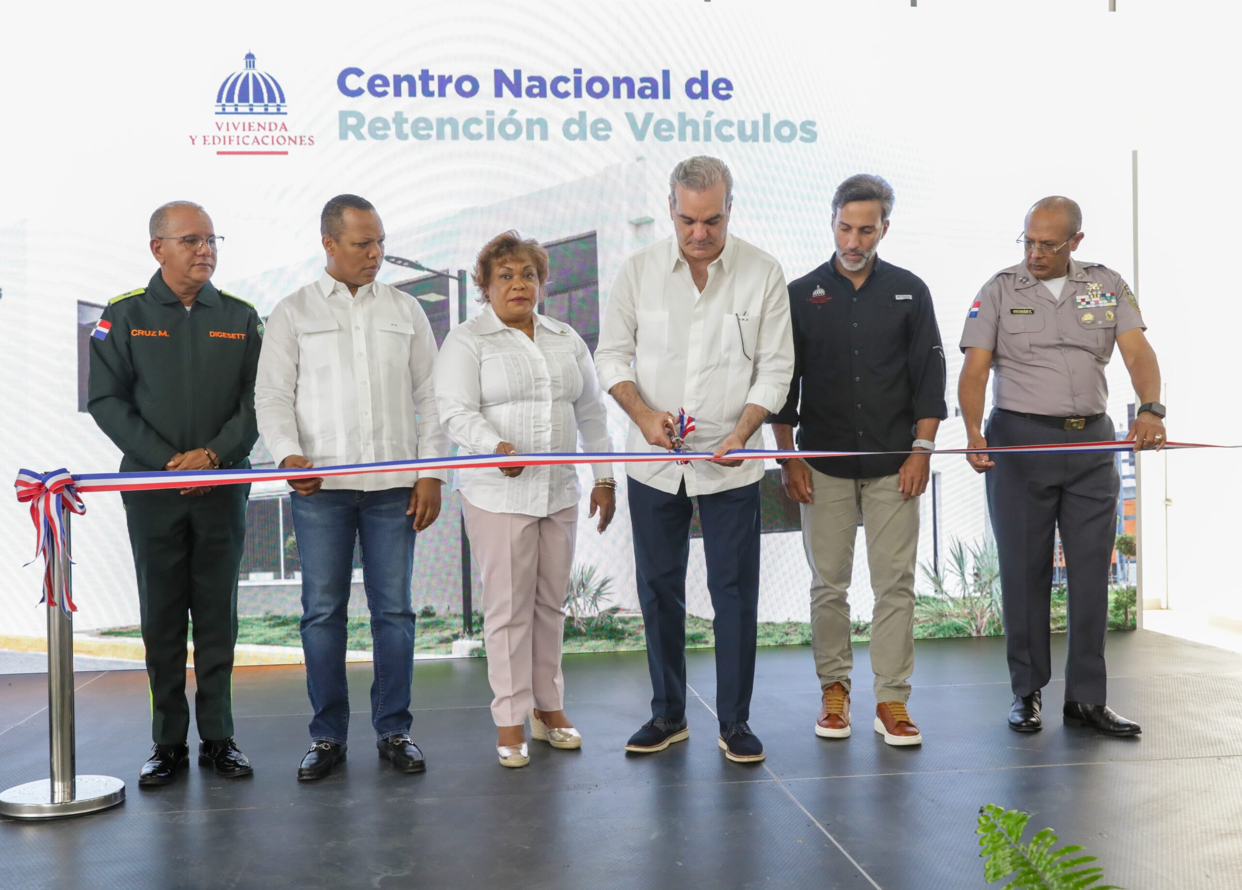 Abinader inaugura moderno Centro Nacional de Retención de Vehículos en Santo Domingo Oeste